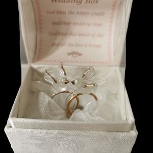 𝅺WEDDING box 22kt gold dove ring statue
